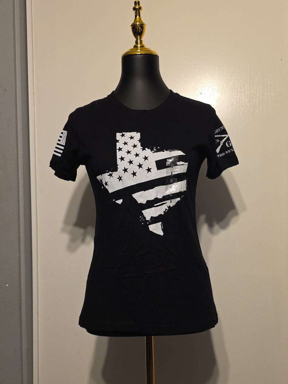 Grunt Style Black Women's Short-Sleeve Tee with White Texas Flag Graphic